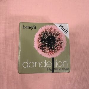 Benefit Dandelion Mini Blush in Soft Pink